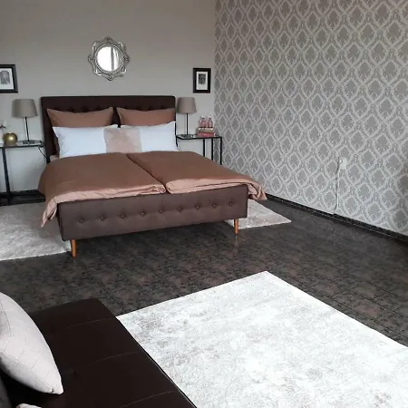 Apartment 5min From The *